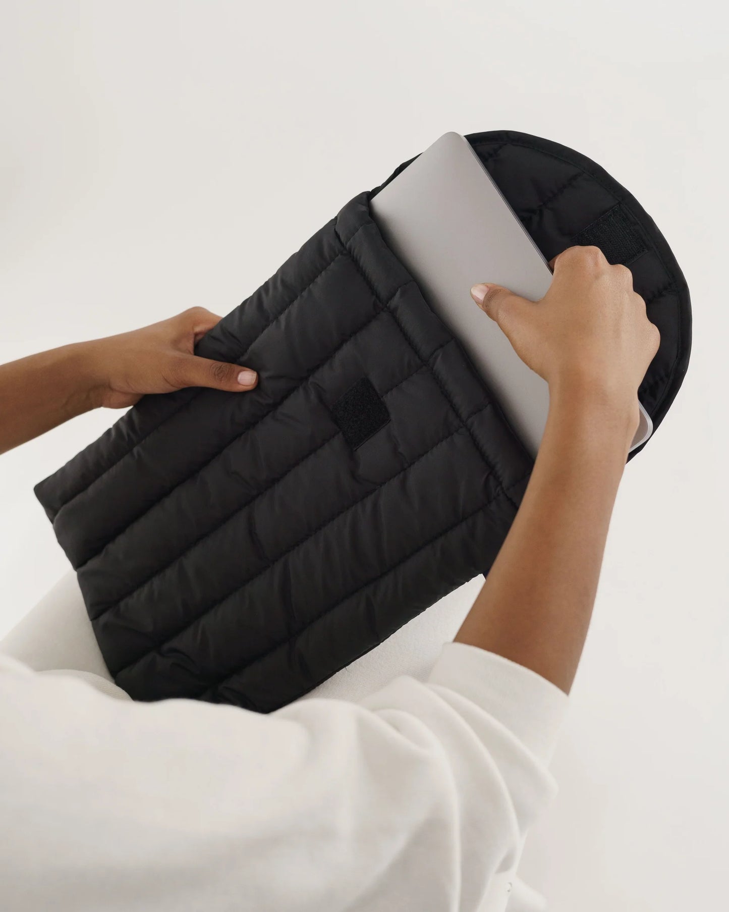 BAGGU Puffy Laptop Sleeve 16" - Black