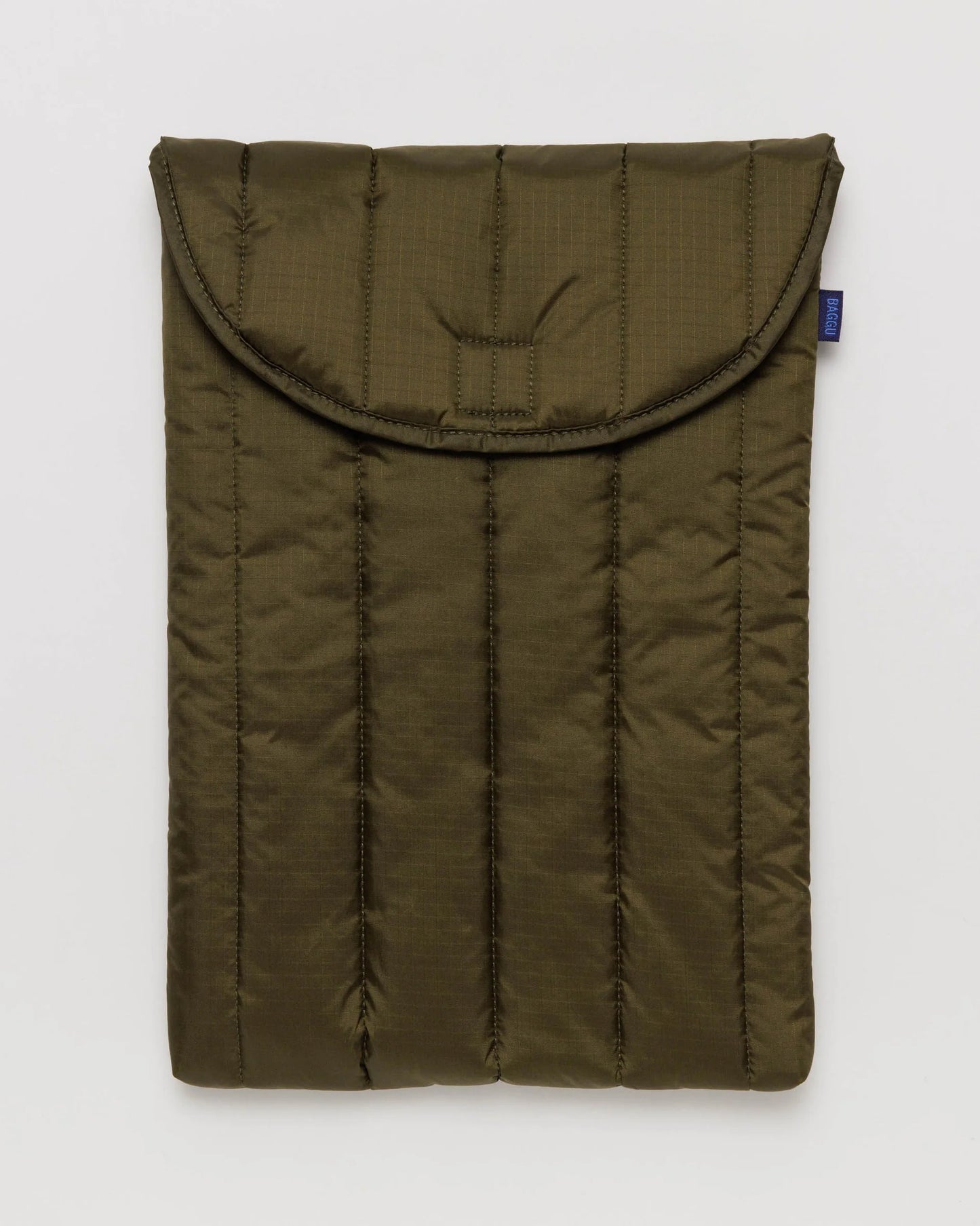 baggu puffy laptop sleece 16'' in tamarind a dark green colour