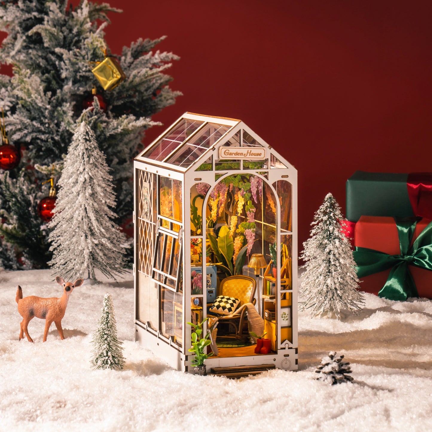 Rolife Book Nook Shelf Insert - Holiday Garden House