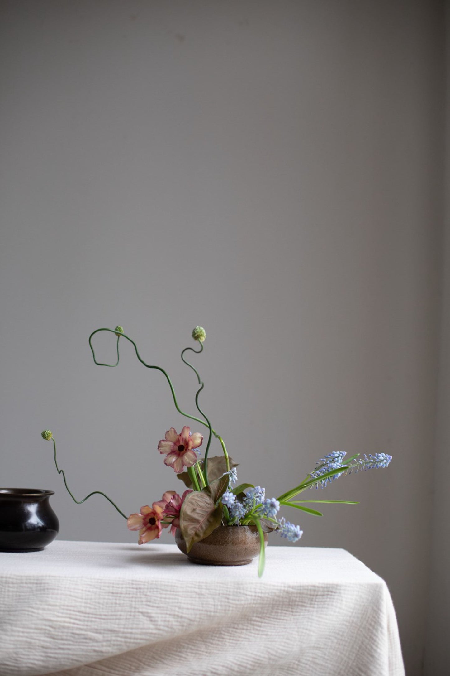 Ikebana Unbound A Modern Approach to the Ancient Japanese Art of Flower Arranging (Hardback)