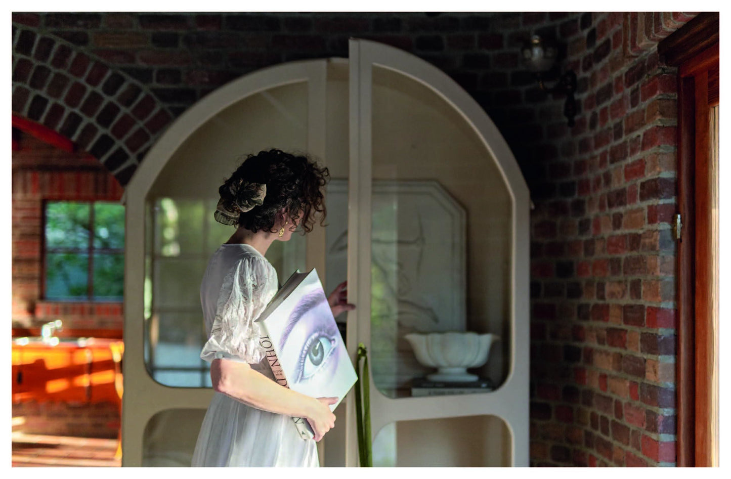Poetry of Spaces - A Guide to Creating Meaningful Interiors (Hardback)