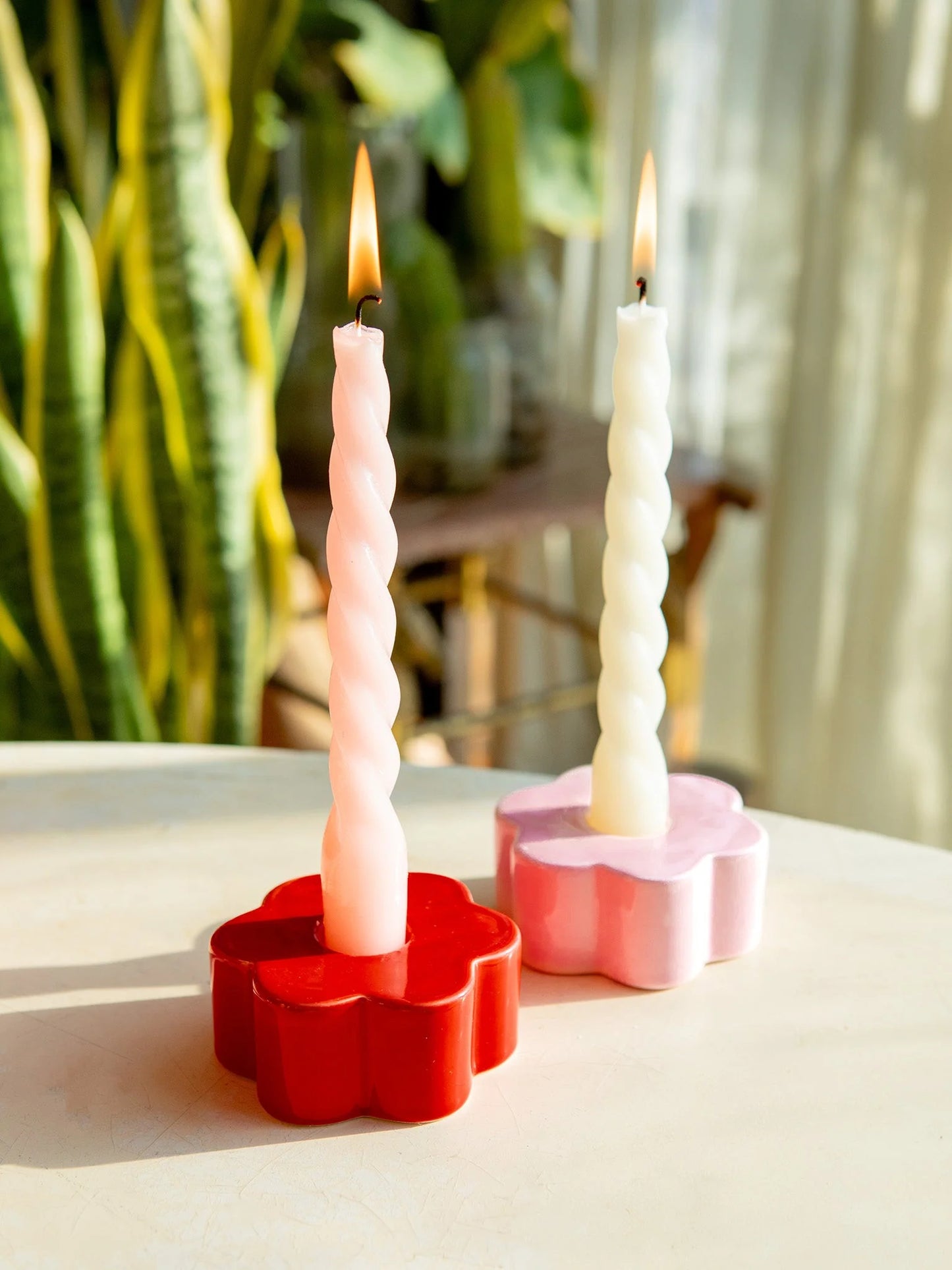 DOIY Daisy Candle Holder in Red