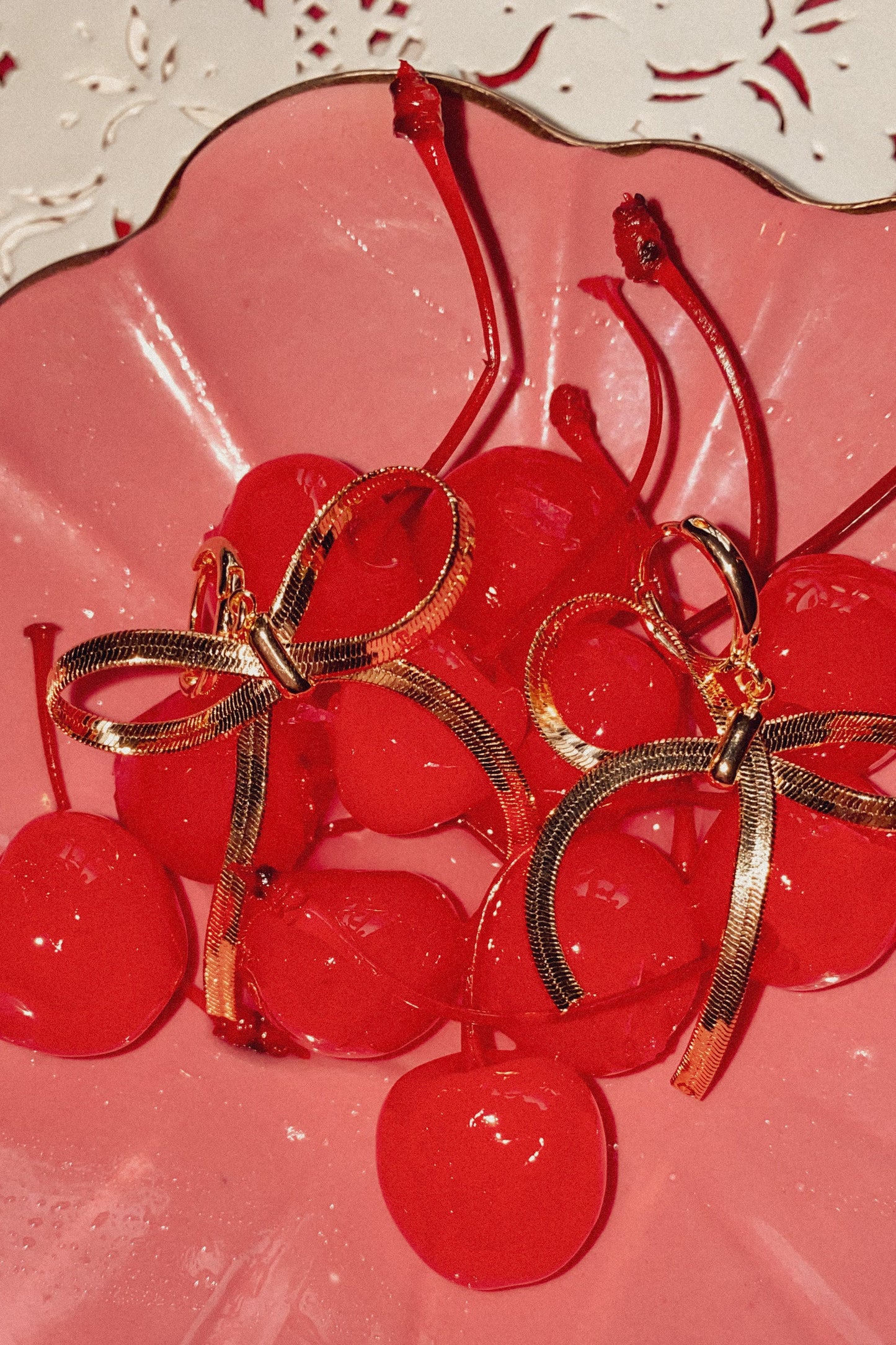 Blóma! Gold Bow Mini Hoops
