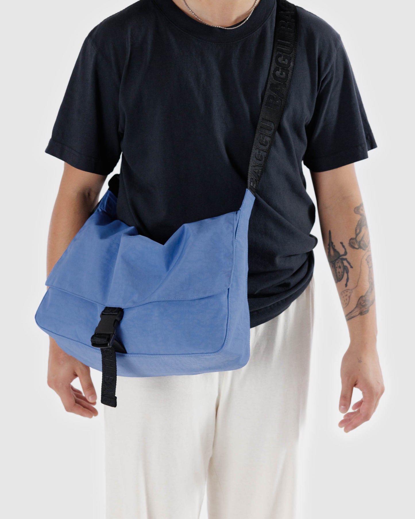 BAGGU Nylon Messenger Bag - Pansy Blue