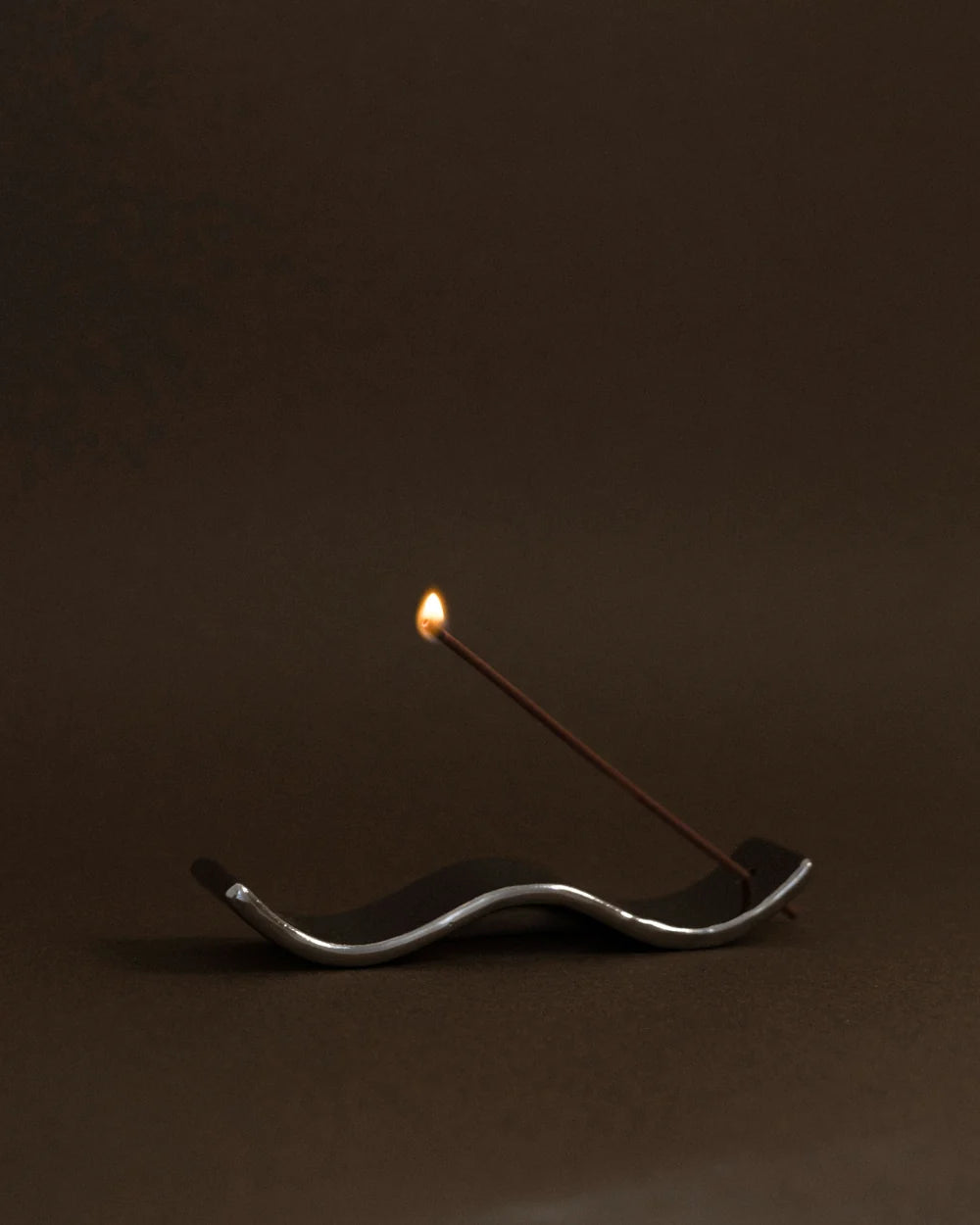 Gentle Habits Ceramic Wave Incense Holder - Silver