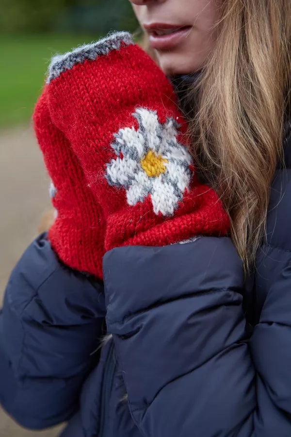 Pachamama Daisy Handwarmer in Red
