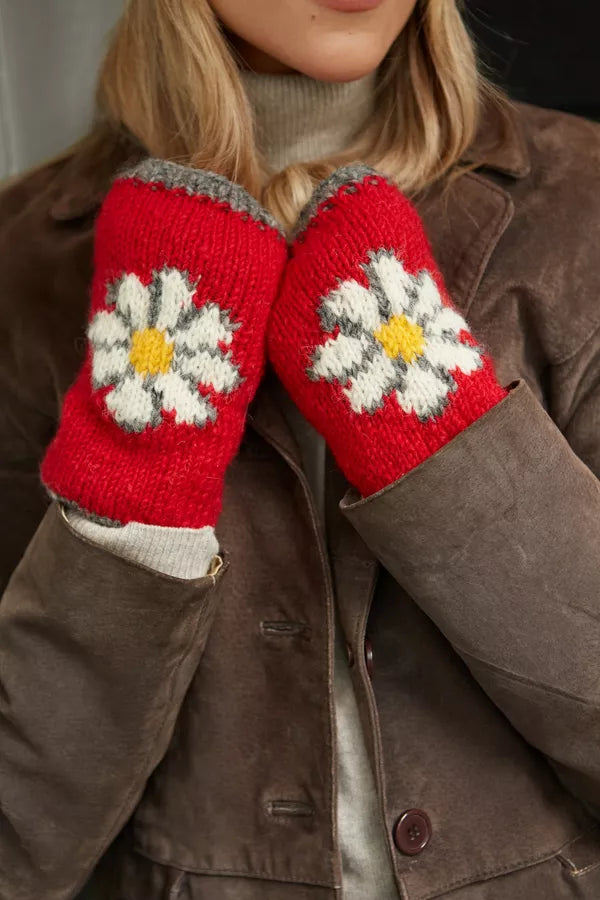 Pachamama Daisy Handwarmer in Red