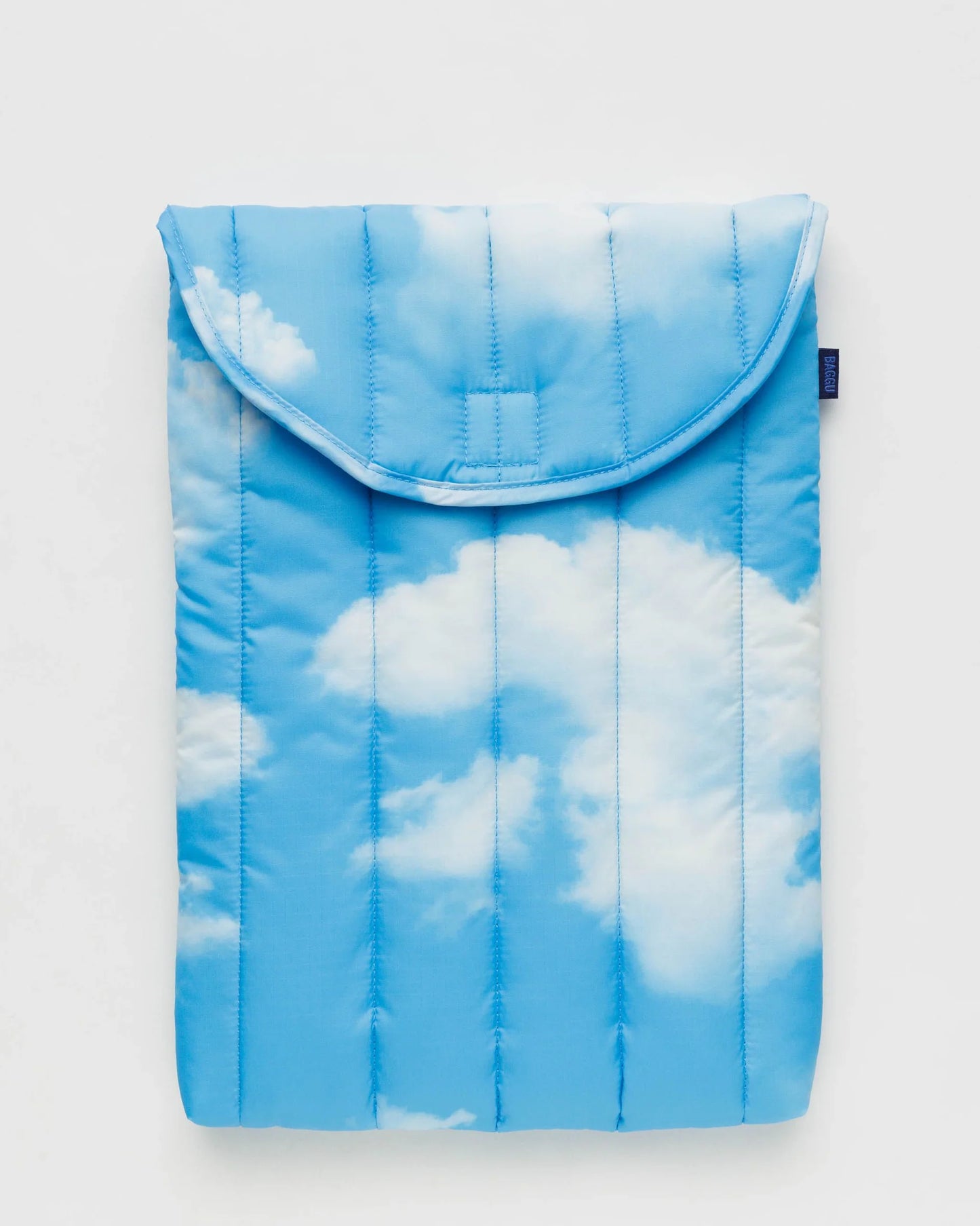 baggu puffy laptop sleeve 16'' in cloud pattern