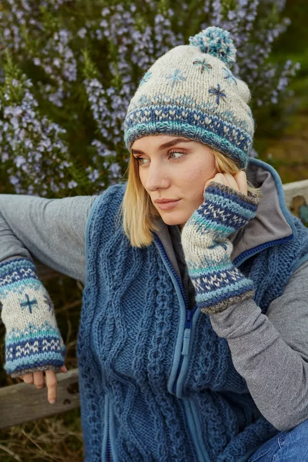 pachamama littlhampton bobble beanie in oatmeal
