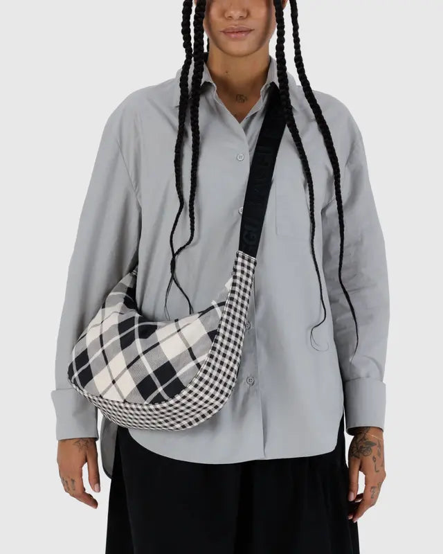 BAGGU Medium Nylon Crescent Bag - Mixed Plaid