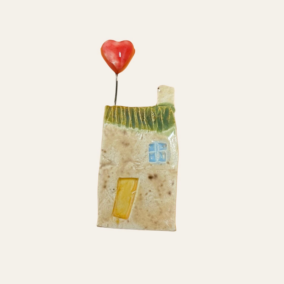 leamne tiny ceramic scottish house - heart