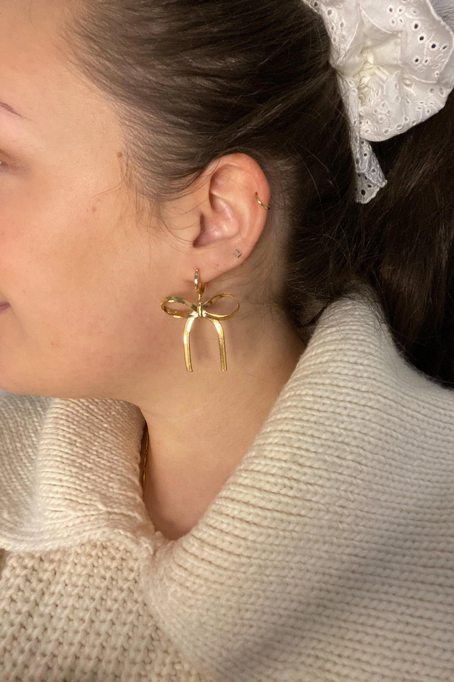 Blóma! Gold Bow Mini Hoops