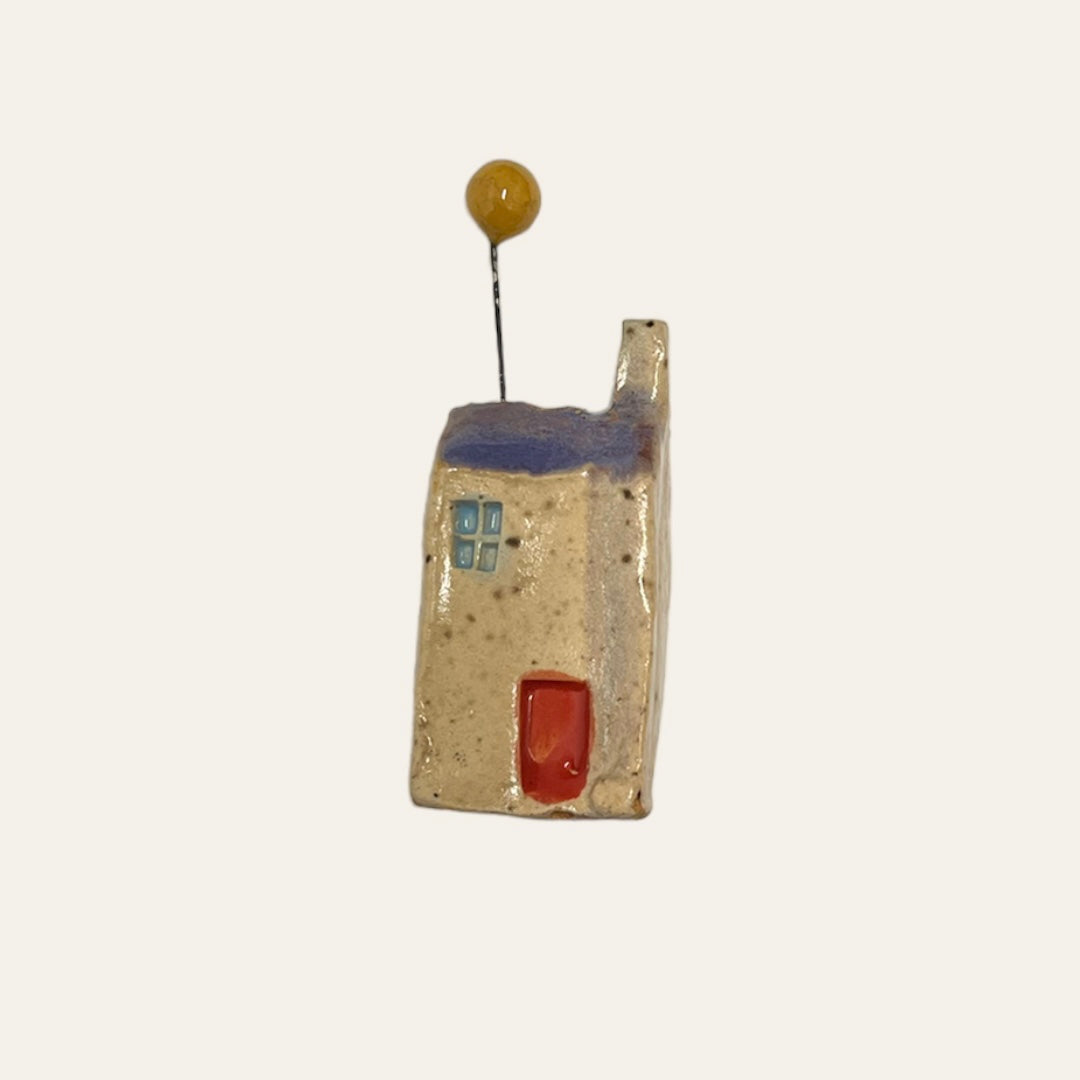 LEAMNE Tiny Ceramic Scottish house - sun