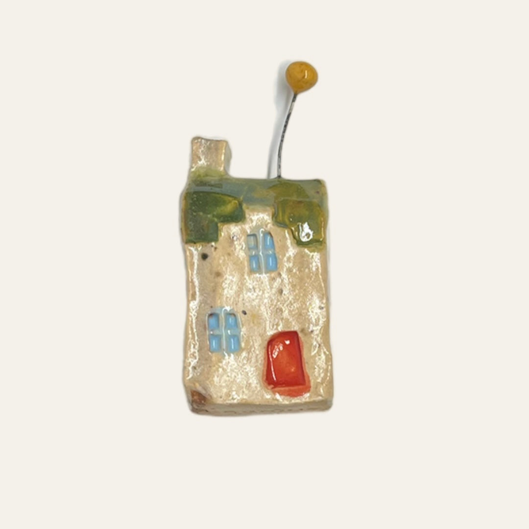 LEAMNE Tiny ceramic scottish house - sun