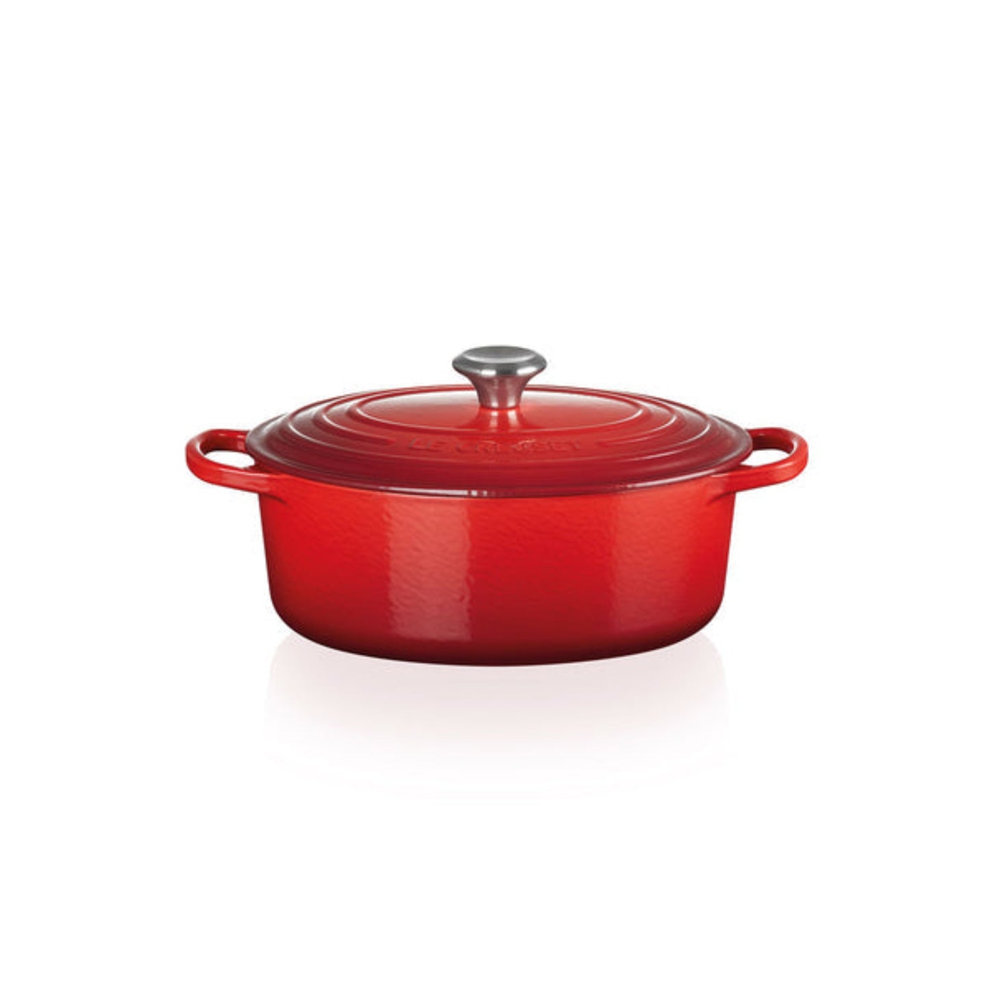 a side on shot of the casserole pot