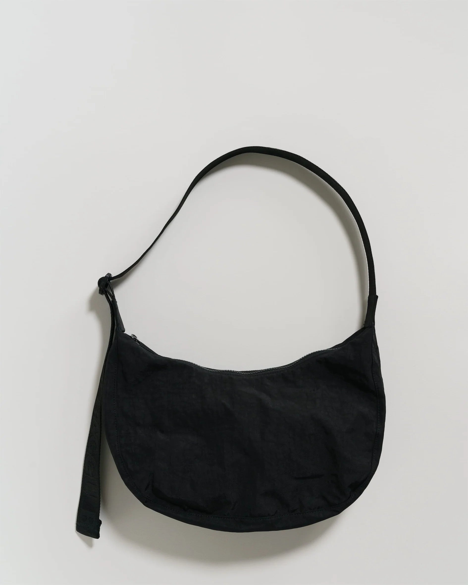 black crescent bag from baggu in size medium