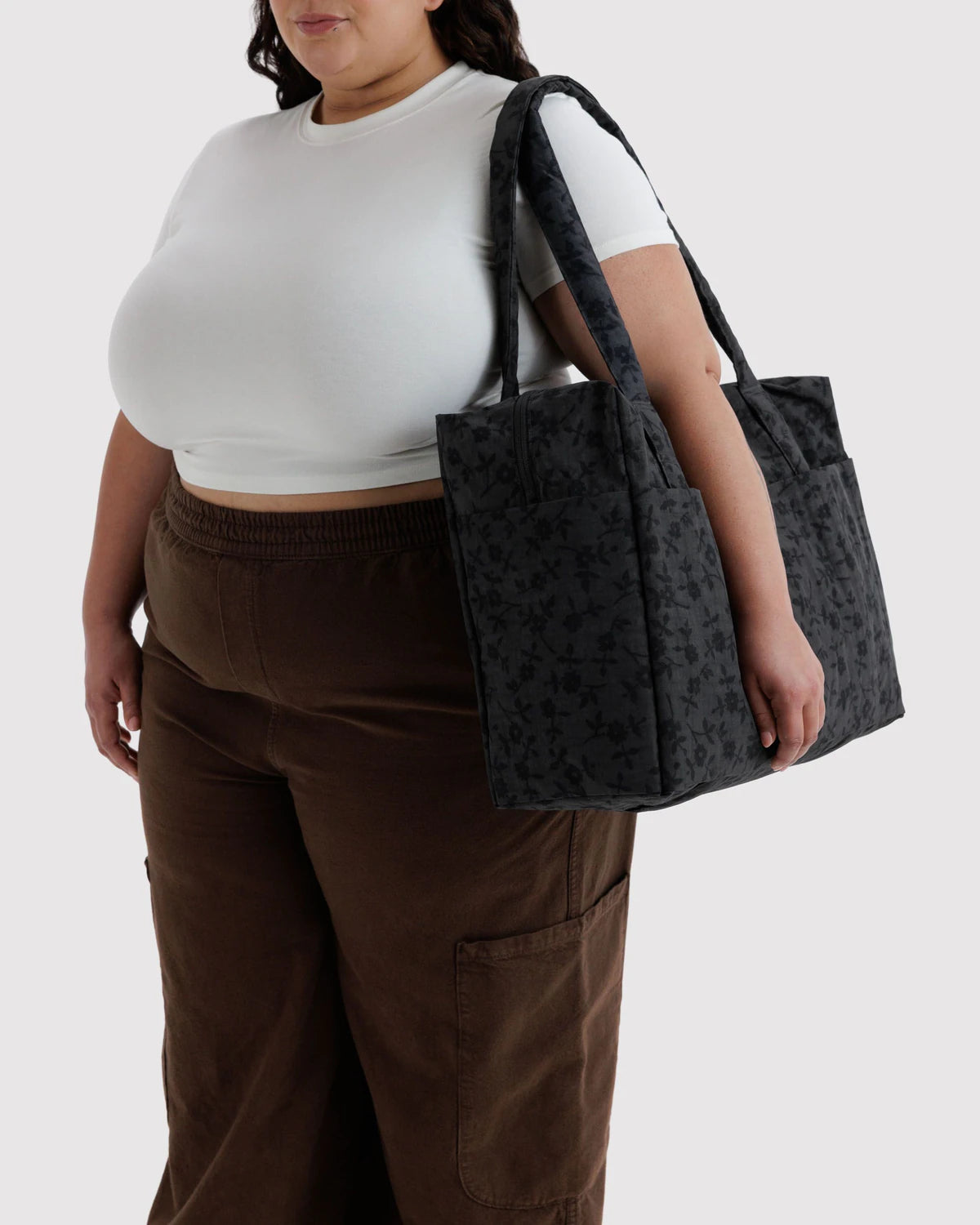 BAGGU Cloud Carry-on - Charcoal Ditsy Floral