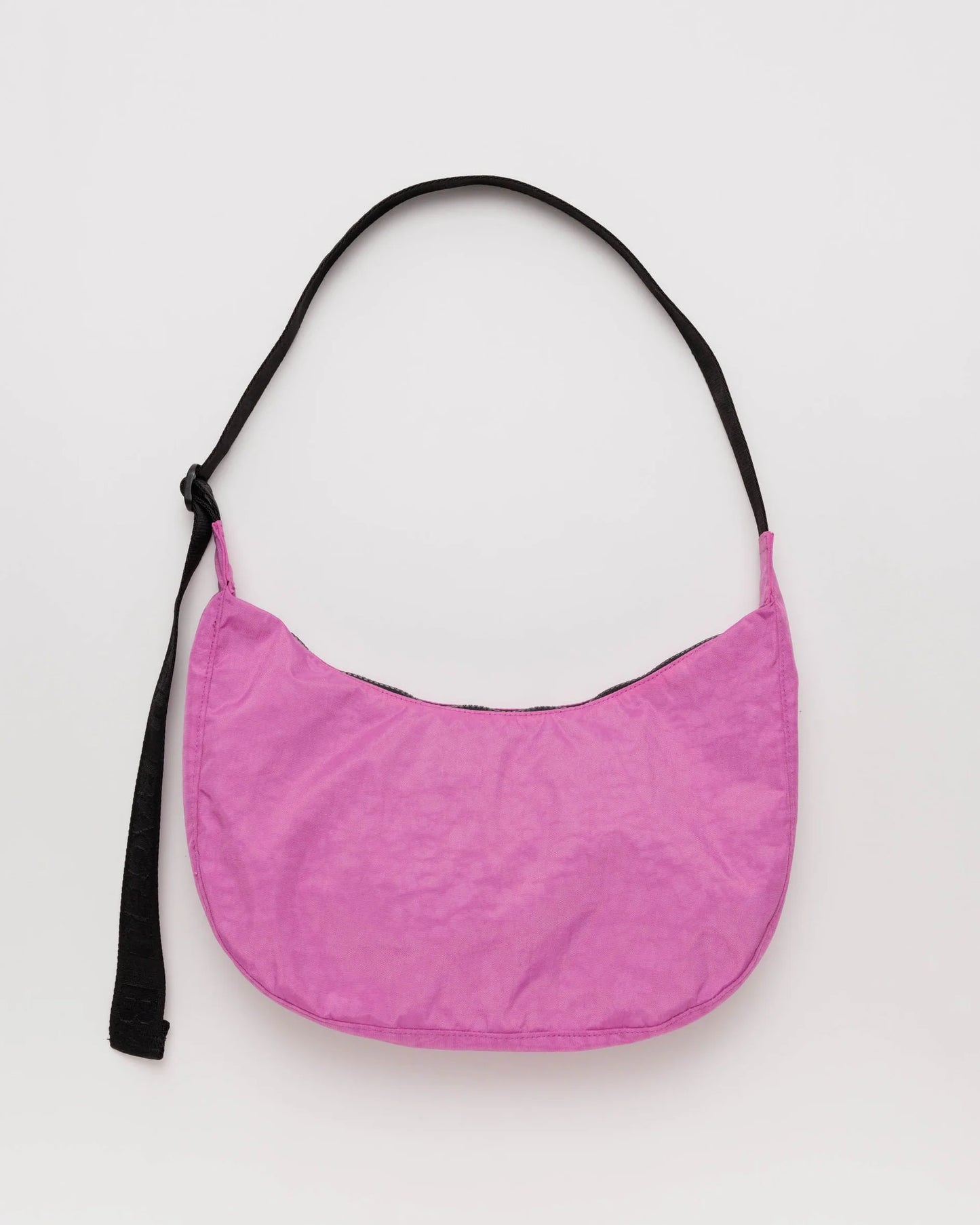 baggu medium crescent bag in extra pink