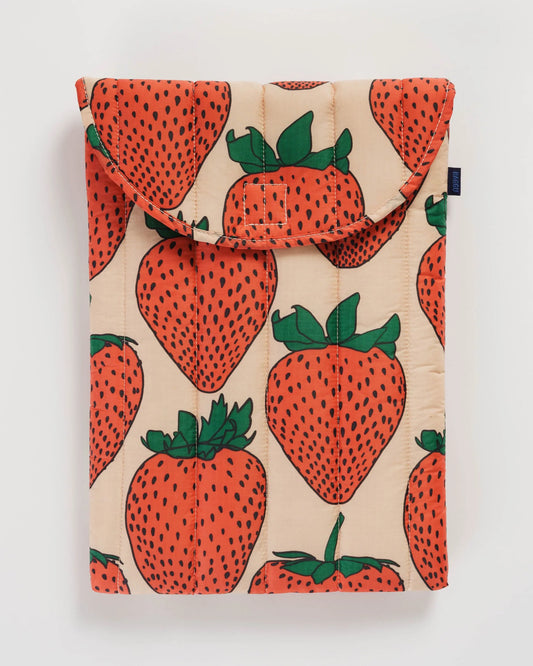 baggu puffy laptop sleeve in strawberry pattern 16''