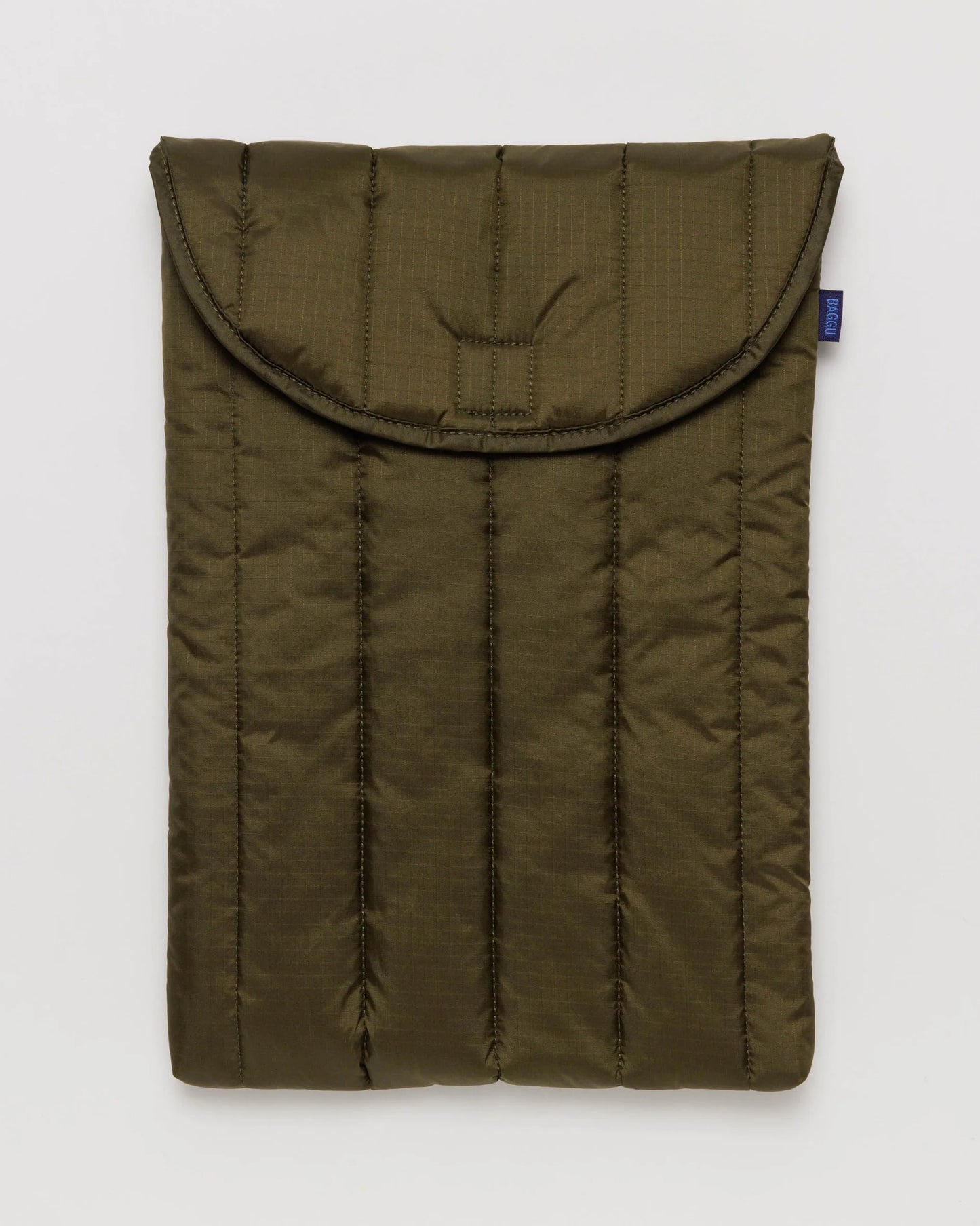 baggu puffy laptop sleece 16'' in tamarind a dark green colour 
