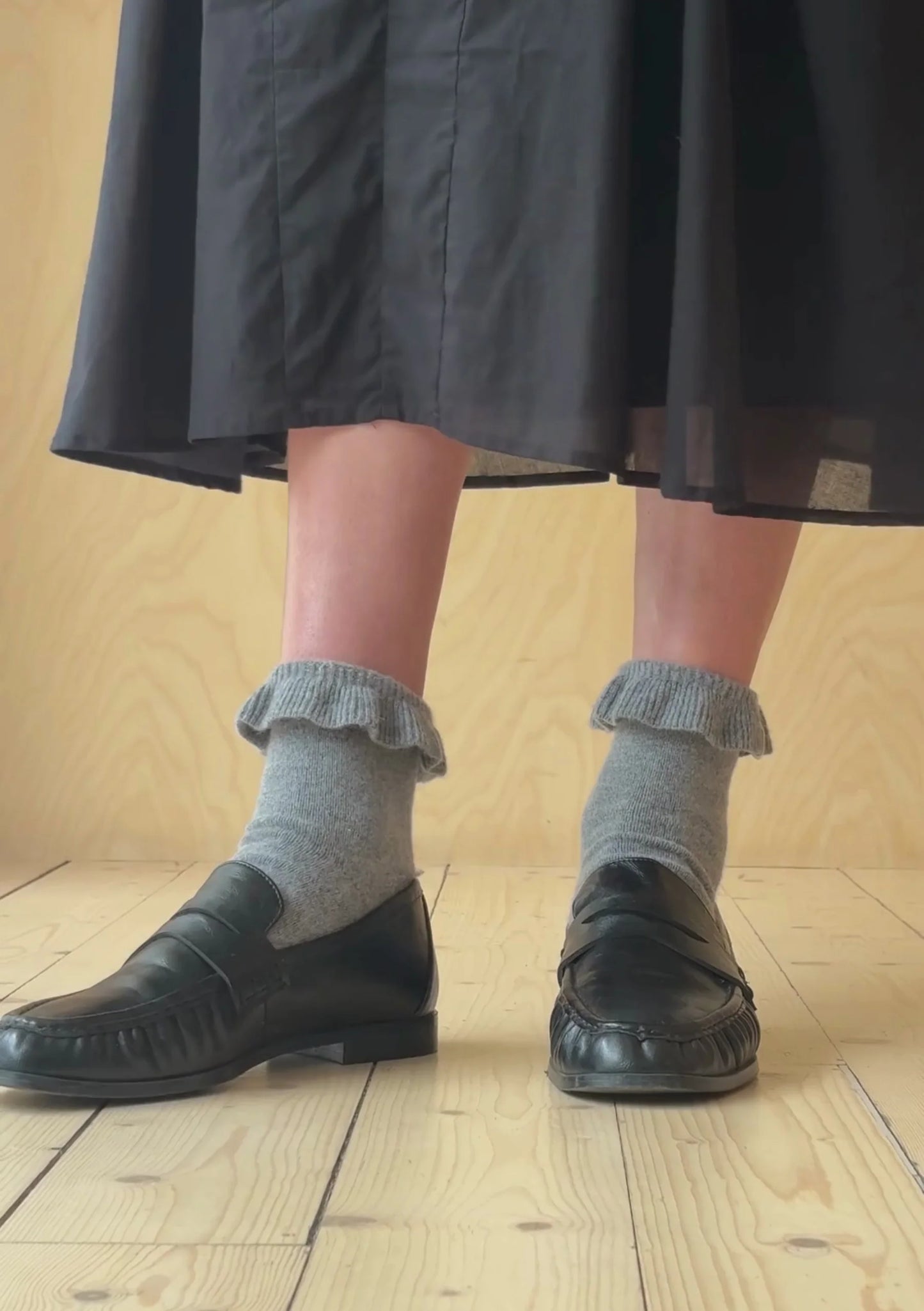 TBCo Merino Wool Socks - Charcoal Frilly