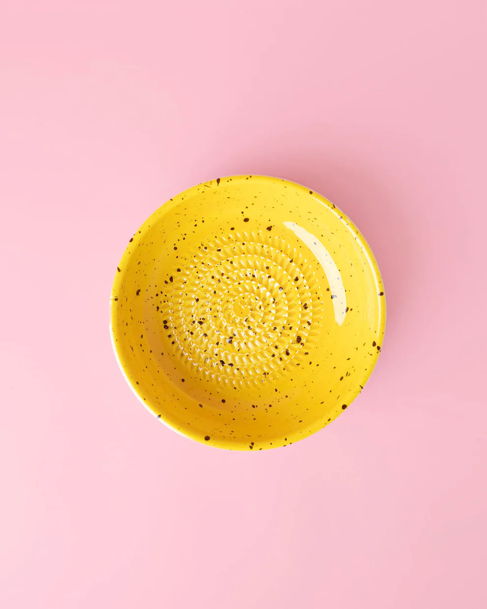 Tierra Cocida Medium Garlic Grater Plate - Yellow & White Canela