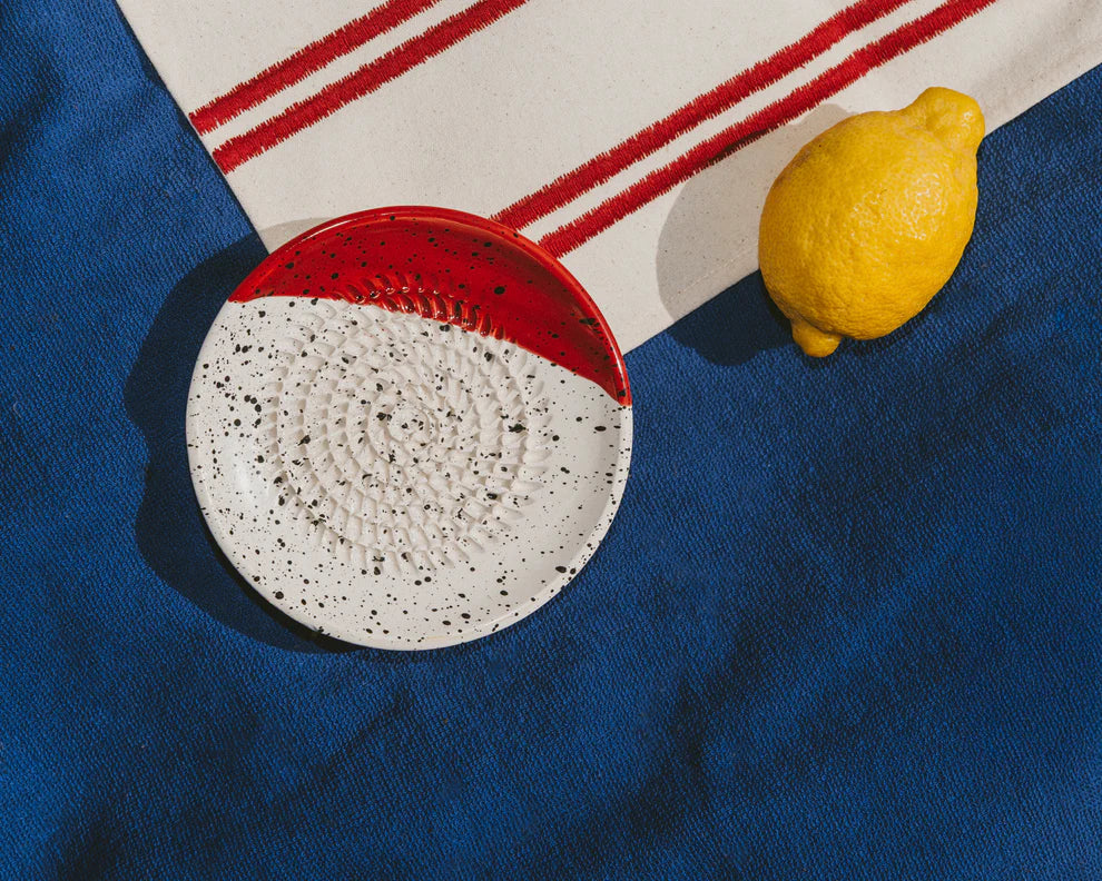 Tierra Cocida Ceramic Garlic Grater Plate - Small Red/Blue Riviera