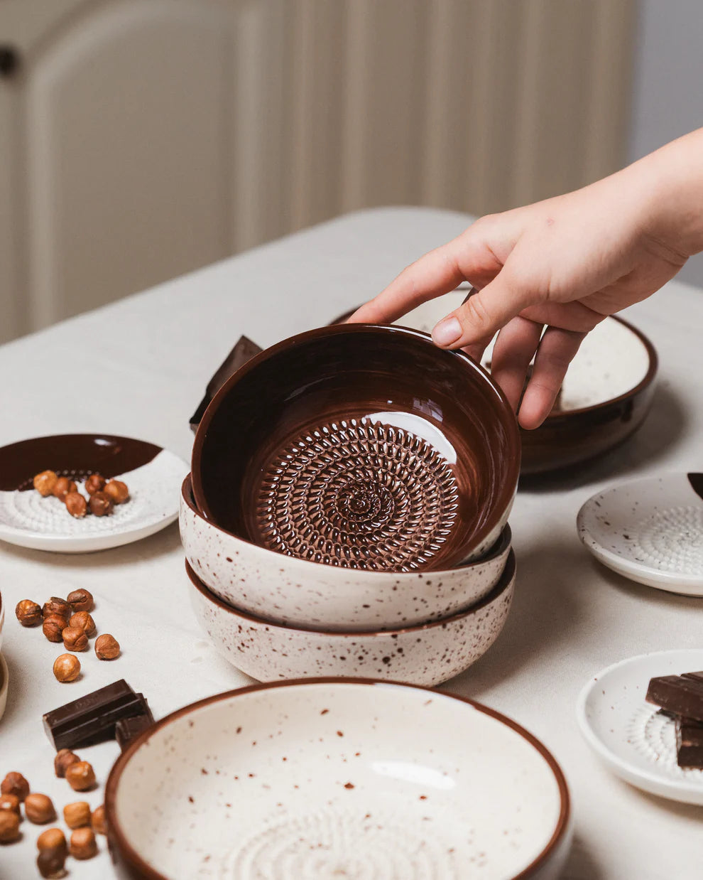 Tierra Cocida Medium Pottery Grater Bowl - Brownie