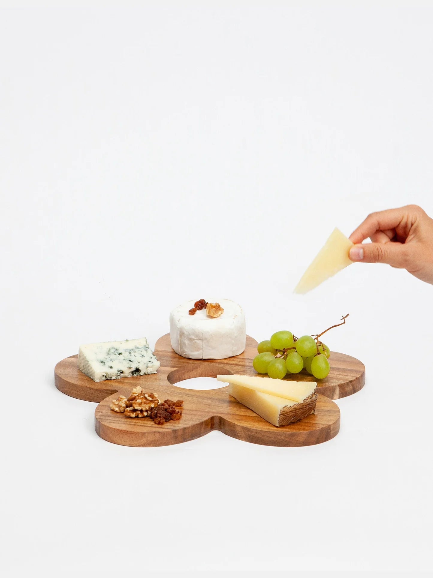 DOIY Daisy Serving Board