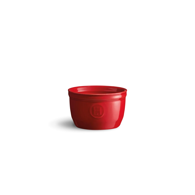 Emile Henry Ramekin No 9 in Burgundy colour on a white background 
