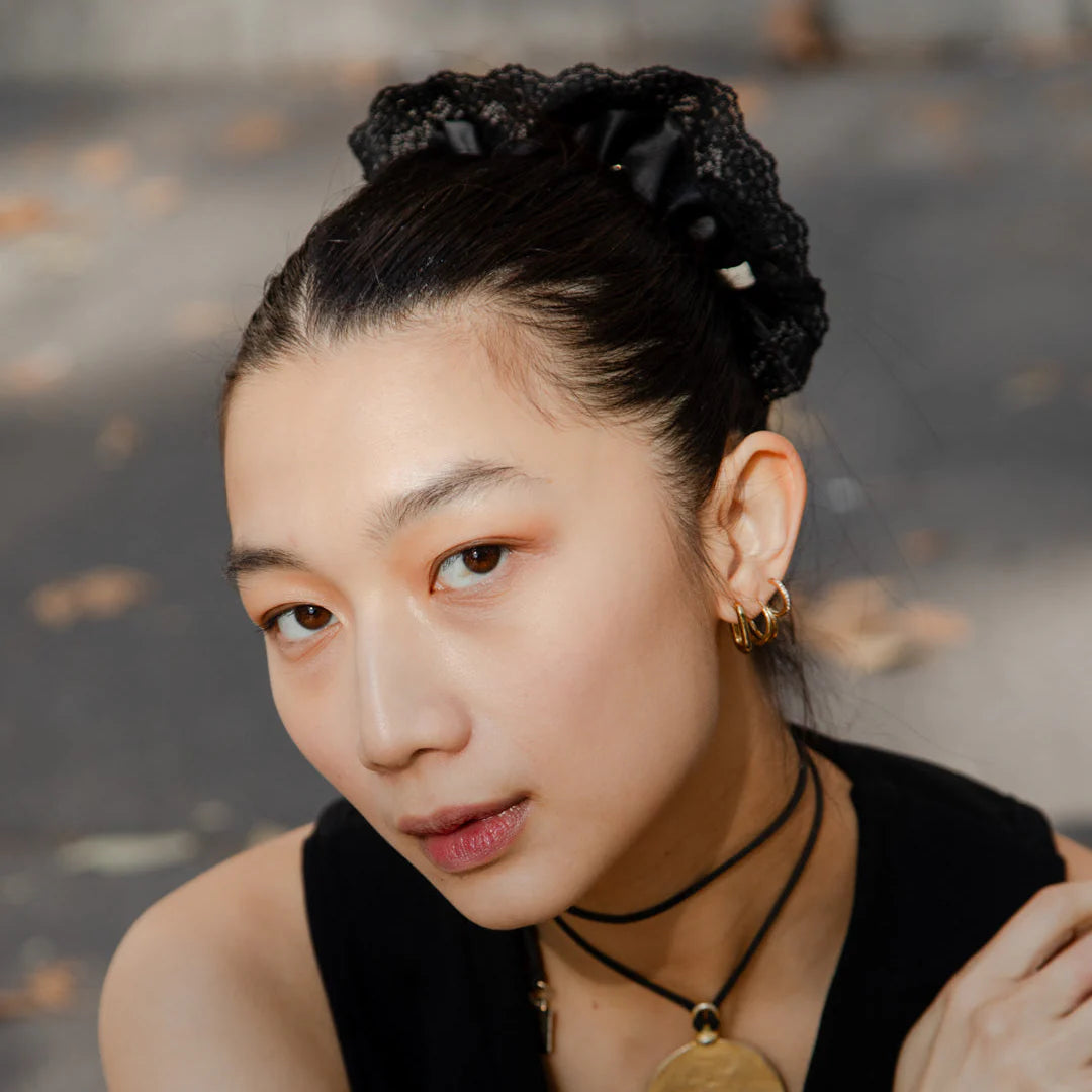 Chou Au Carre Simone Pérèle Black Lace Scrunchie