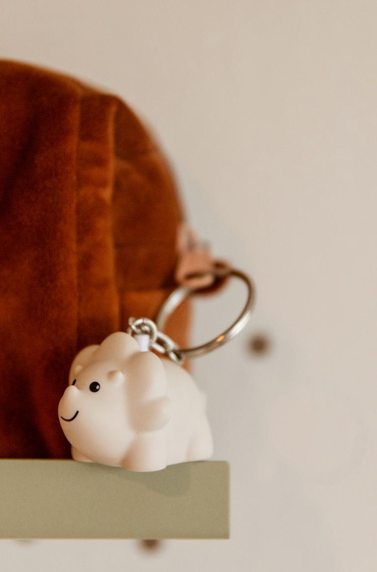 Juliette Dino Keyring - Sand Beige