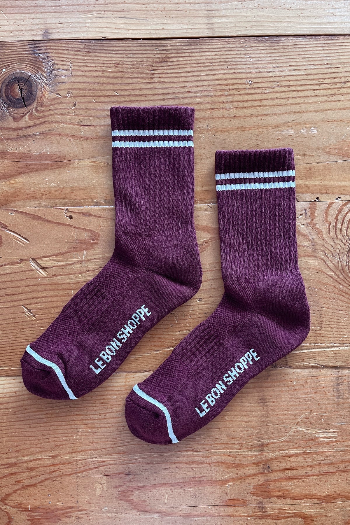 Le Bon Shoppe Boyfriend socks in Maroon colour 