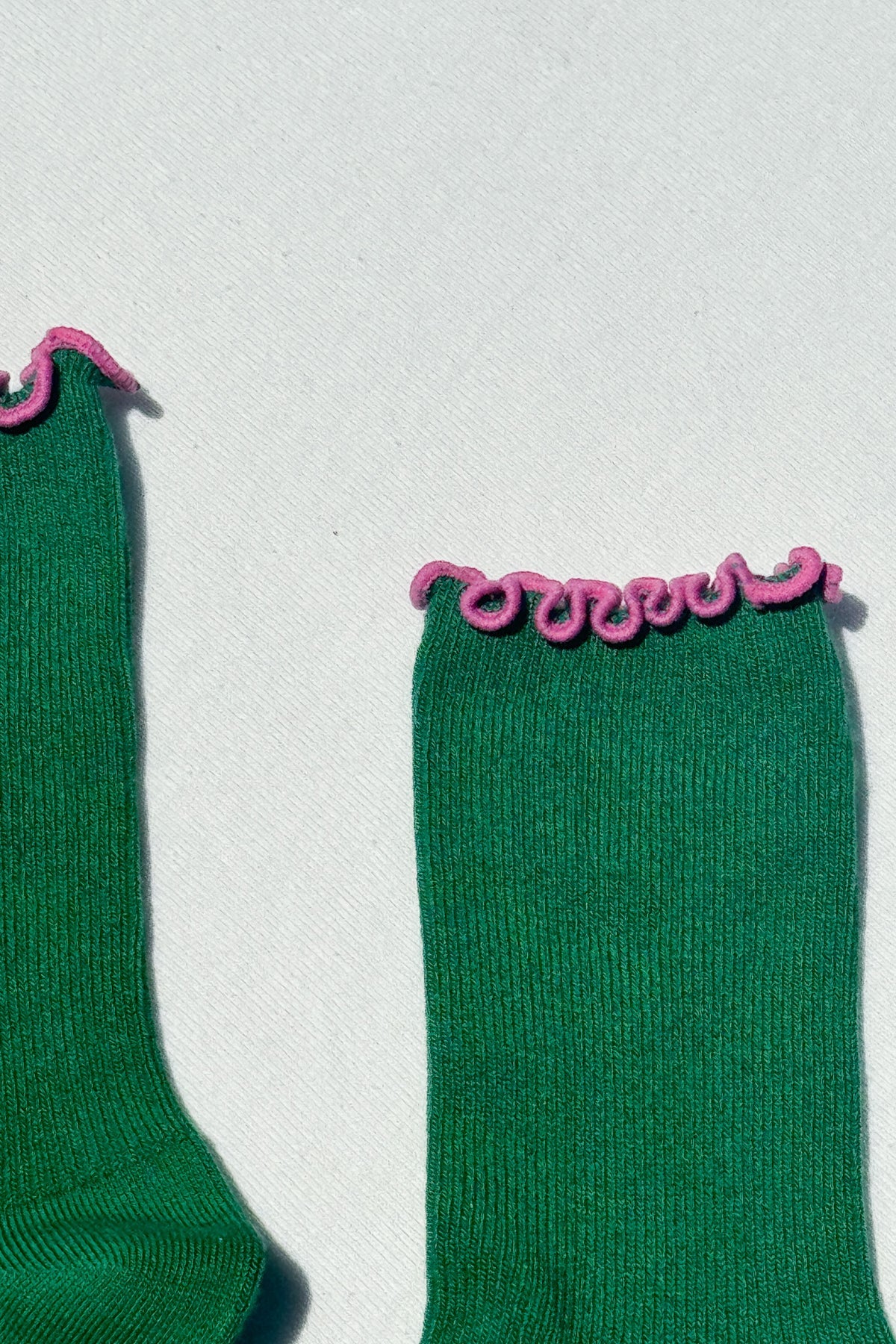 Le Bon Shoppe Ruffled Modal Socks - Spinach/Pink Edge