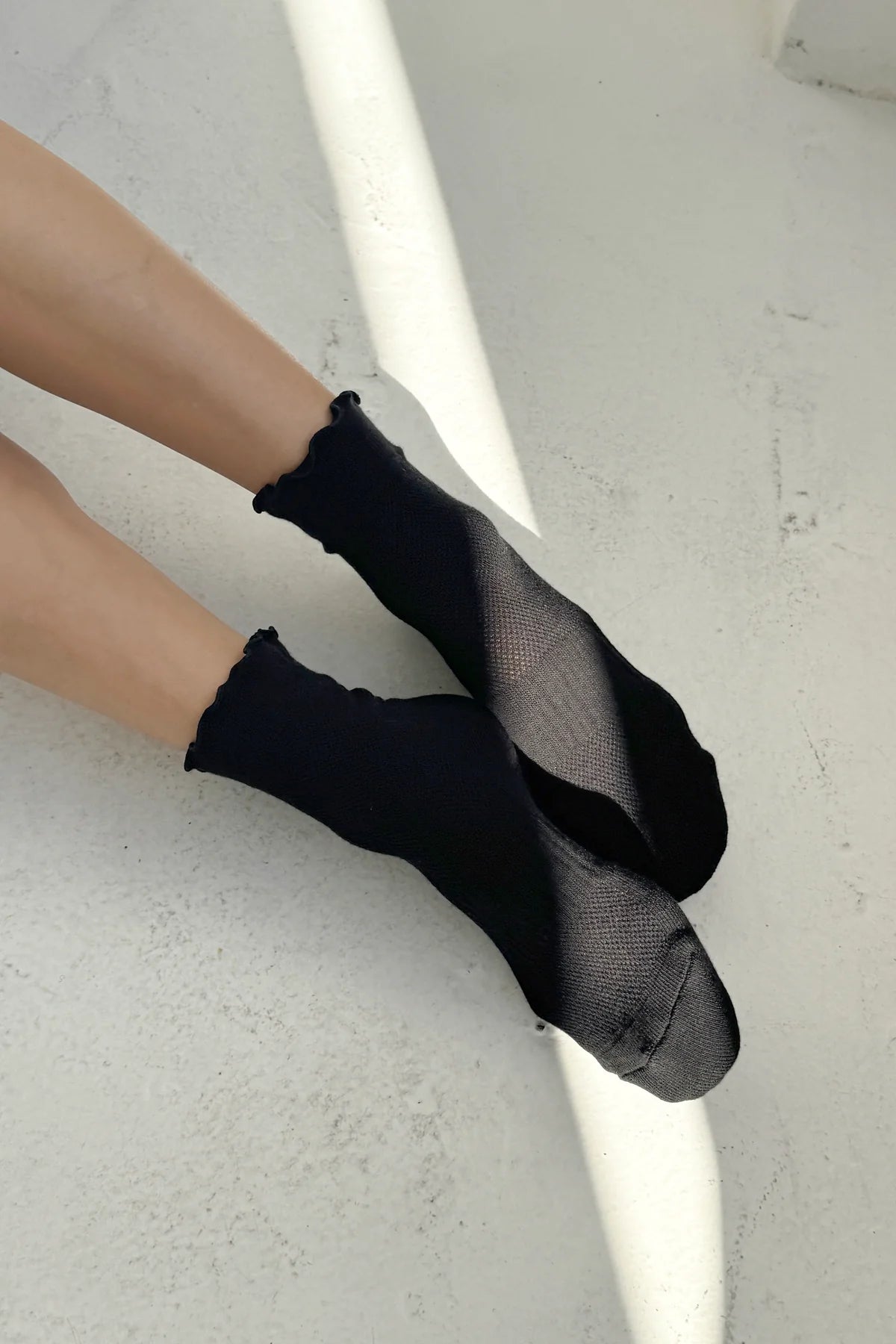 Le Bon Shoppe Ruffled Hugger Crew Socks - Black