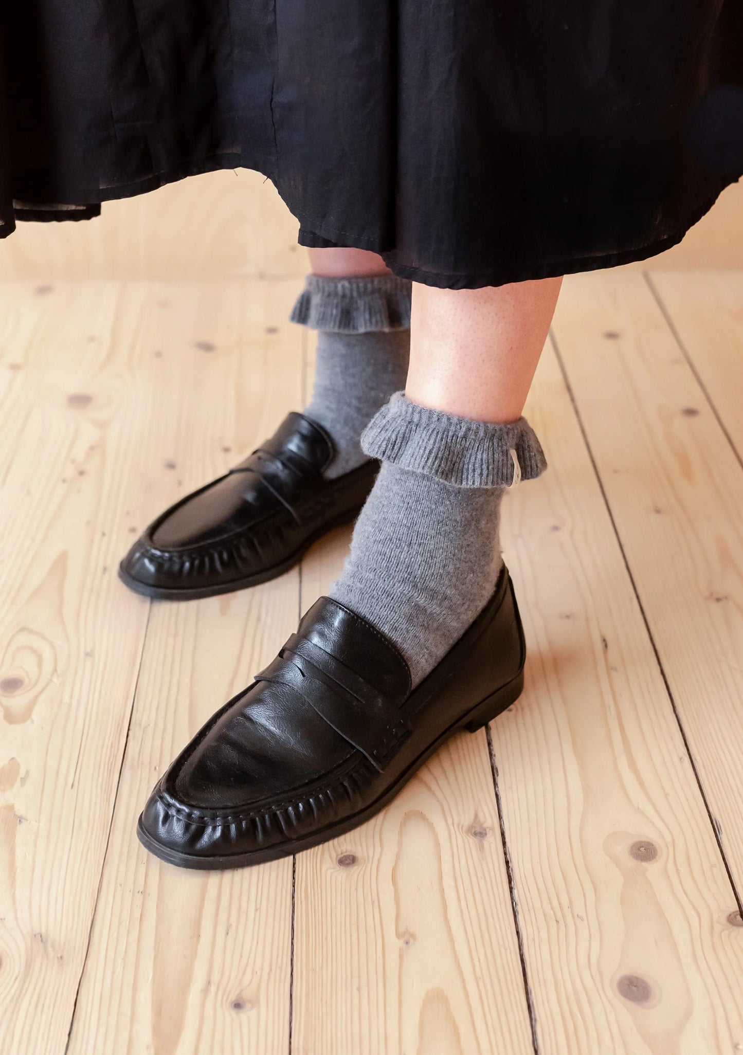 TBCo Merino Wool Socks - Charcoal Frilly