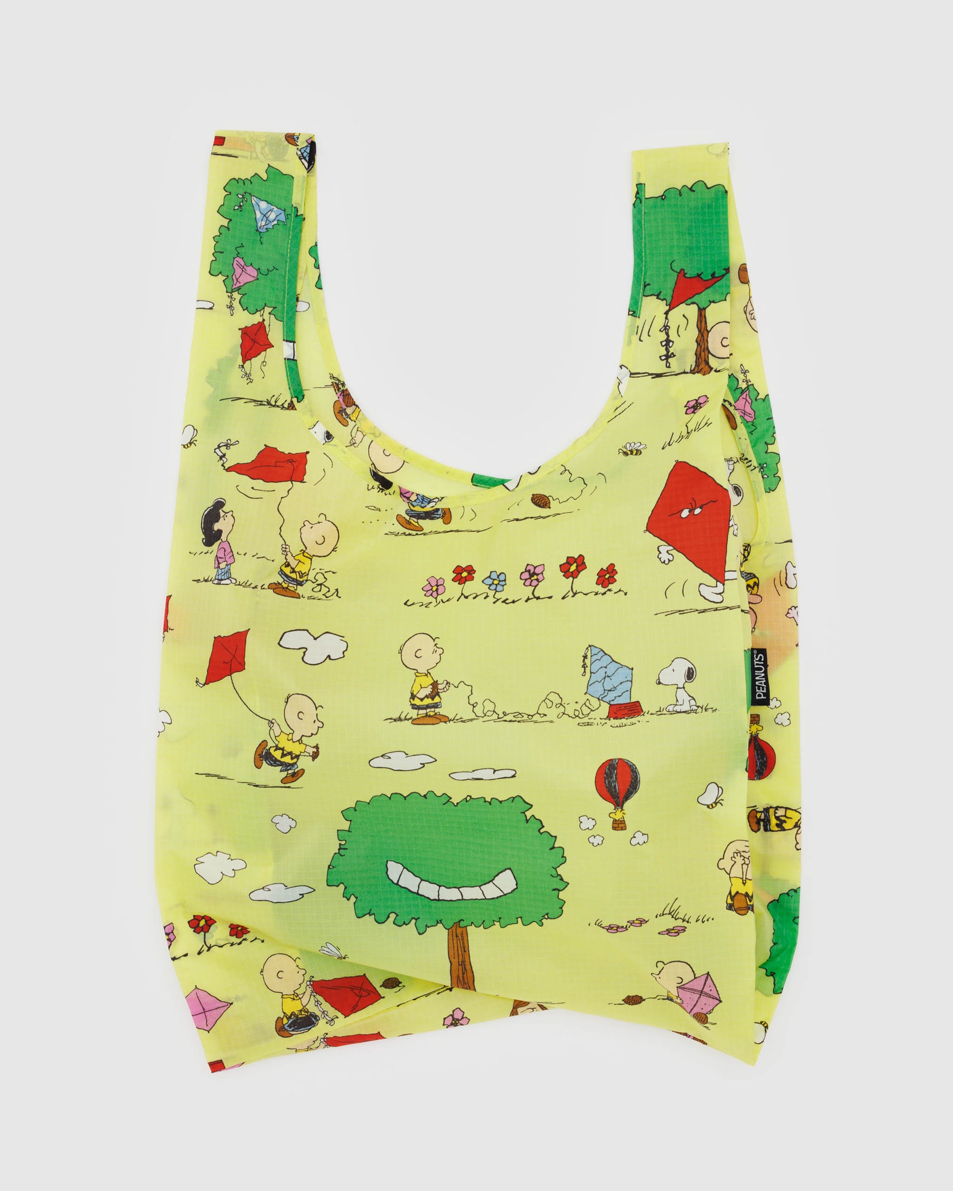 baggu standard reusable bag in kite eating tree pattern