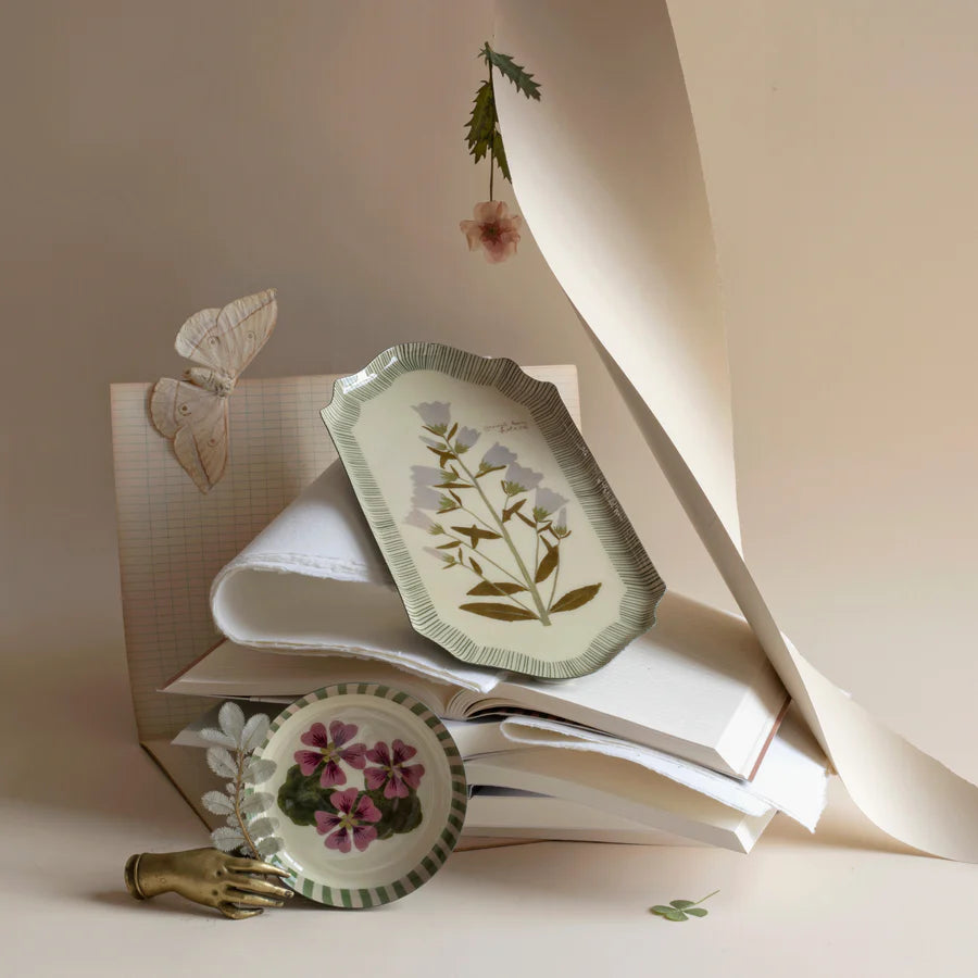 Roomytown Shaped Edge Enamel Tray – Campanula Bellflower