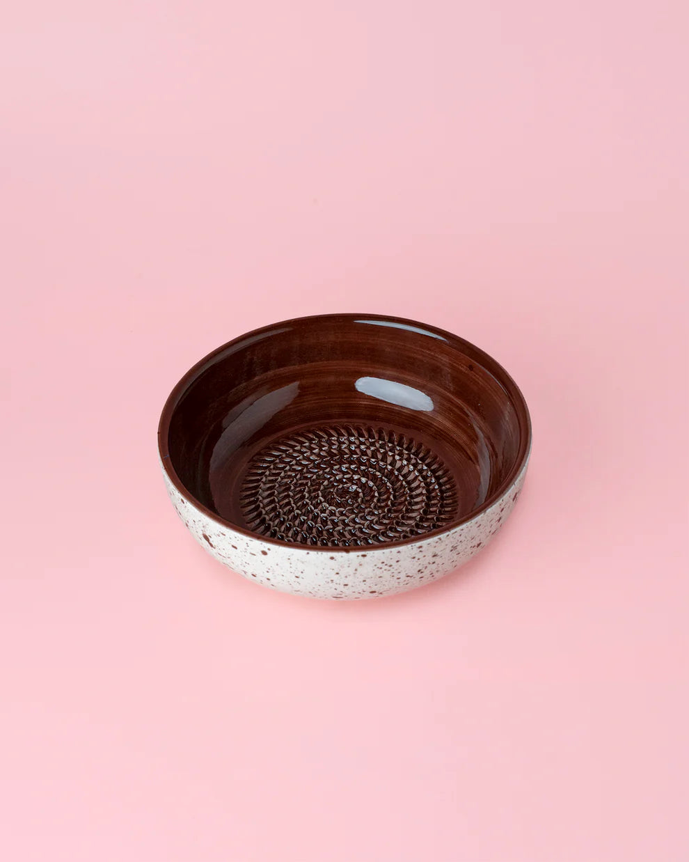 Tierra Cocida Medium Pottery Grater Bowl in Brown/Cream colour 