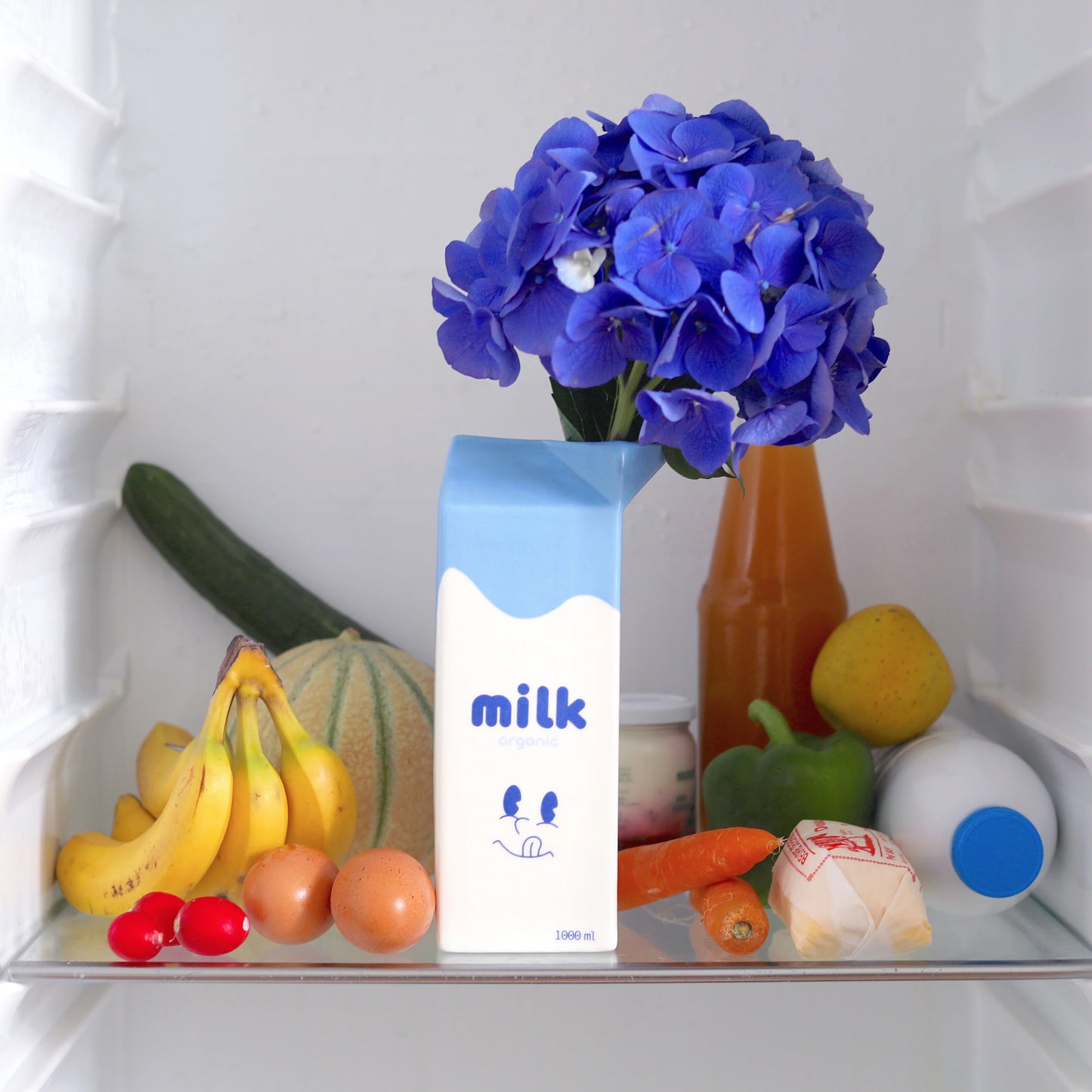 Fluid Market Ceramic Milk Vase