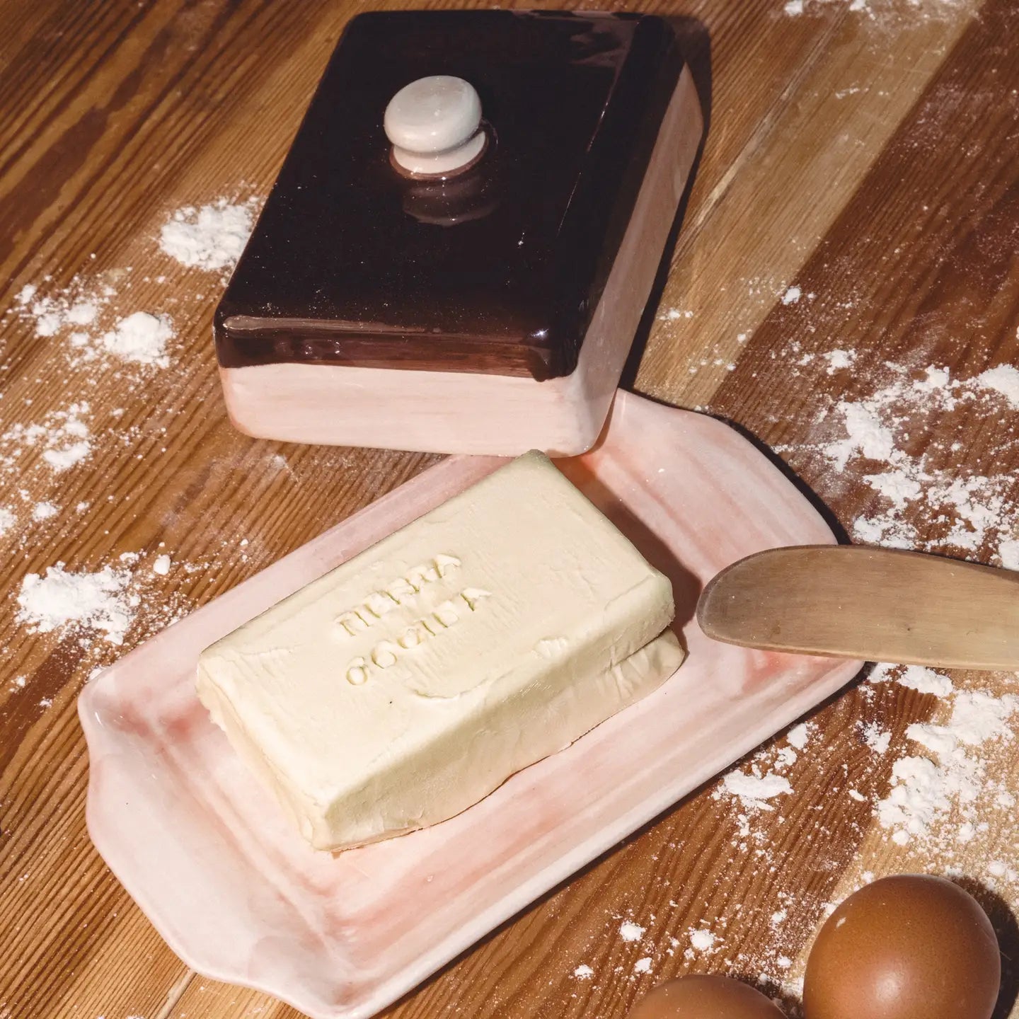 Tierra Cocida Artisanal Ceramic Butter Dish - Pink & Brown - Large