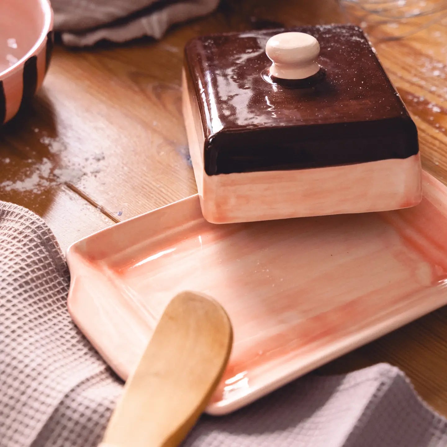 Tierra Cocida Artisanal Ceramic Butter Dish - Pink & Brown - Large