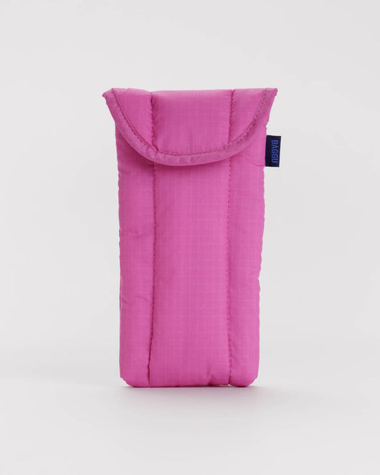 baggu puffy glasses sleeve in extra pink color 