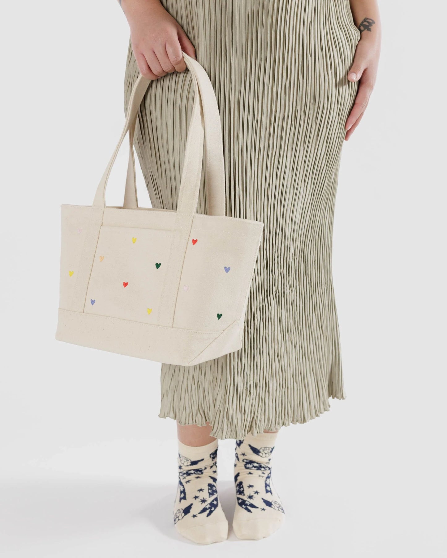 BAGGU Small Heavyweight Canvas Tote - Embroidered Hearts