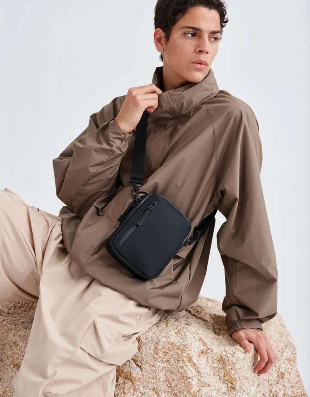 Gaston Luga Dash Verti Crossbody Bag - Black