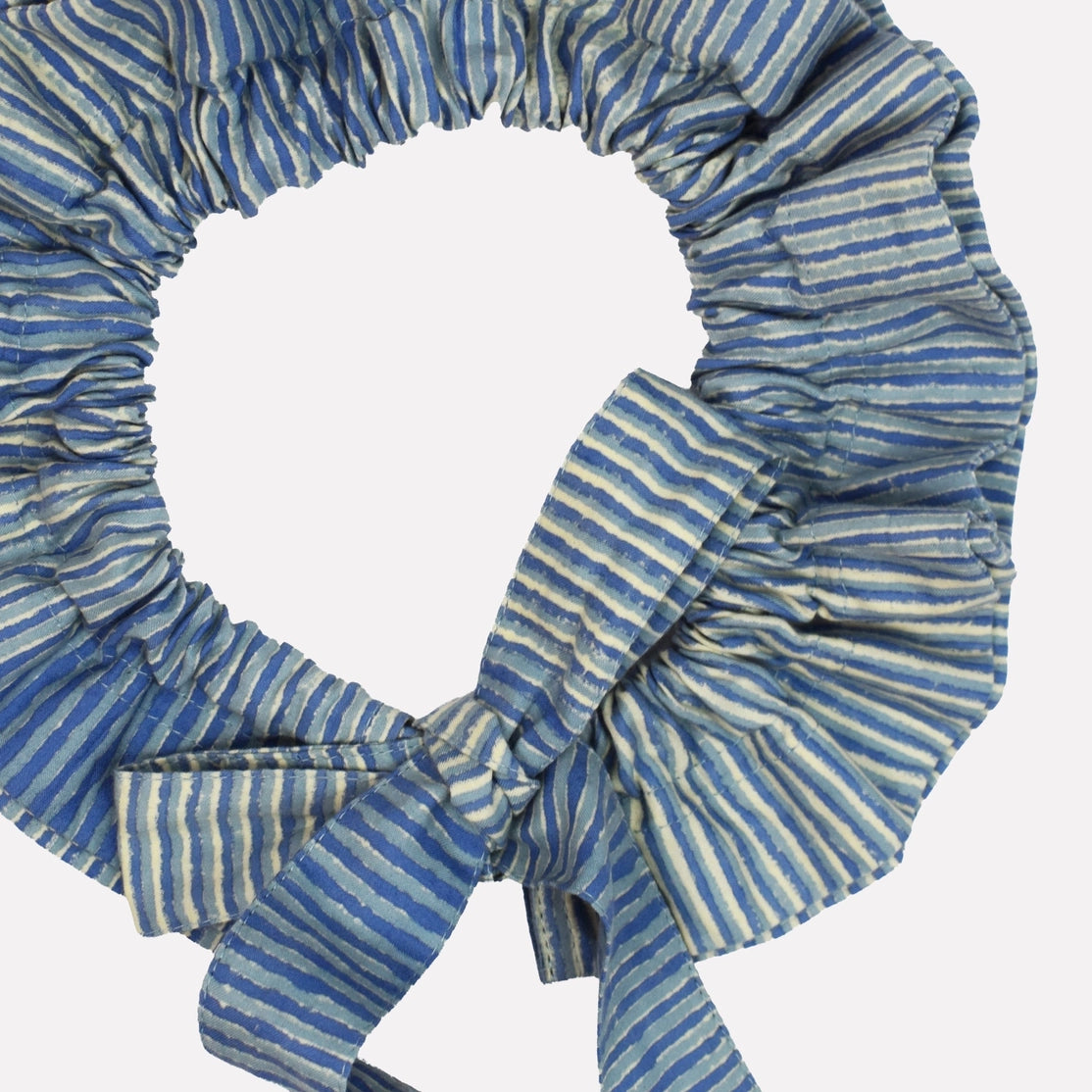 YONDER Cotton Tie Collar | Candy Cane Indigo