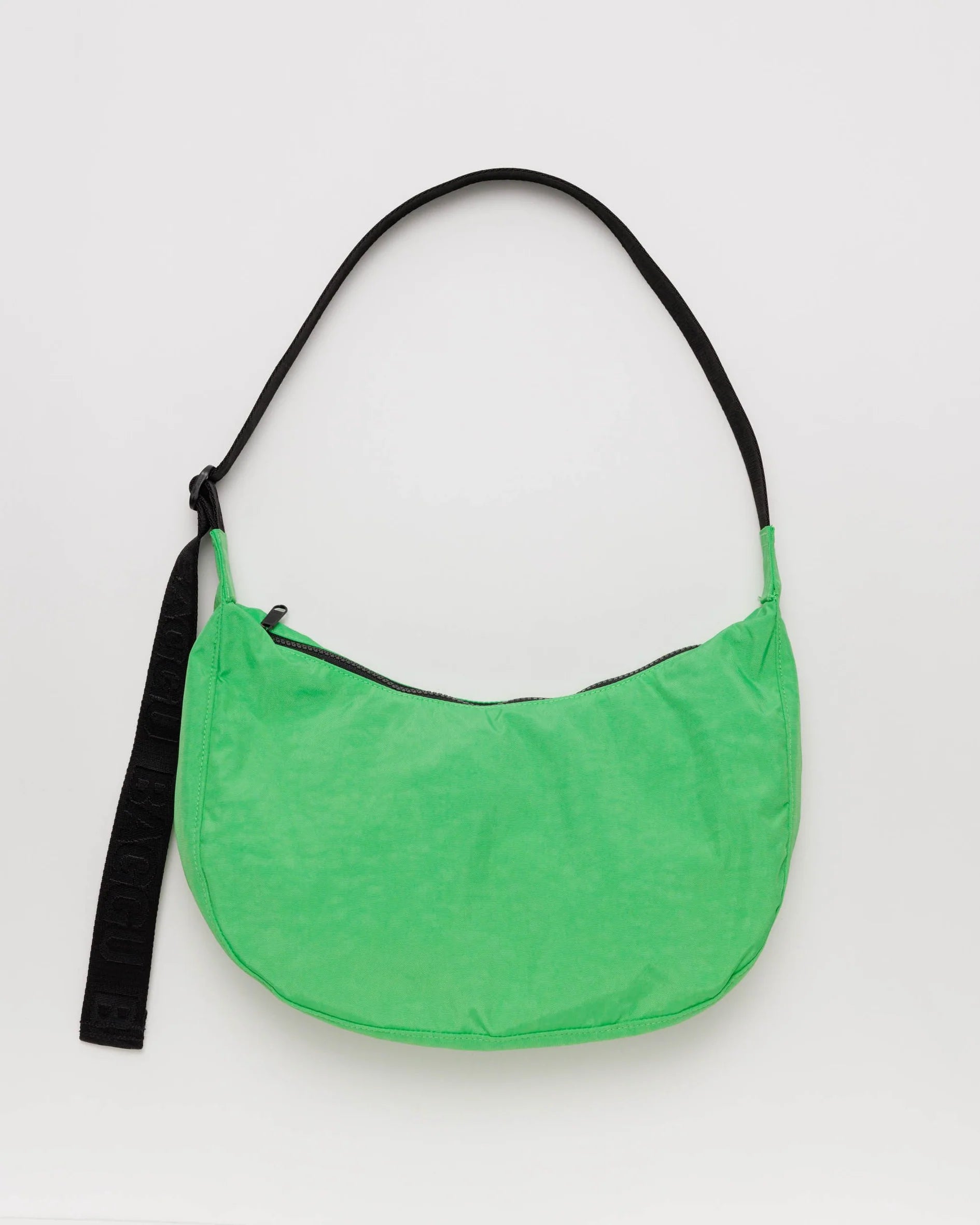 baggu medium nylon crescent bag in aloe green