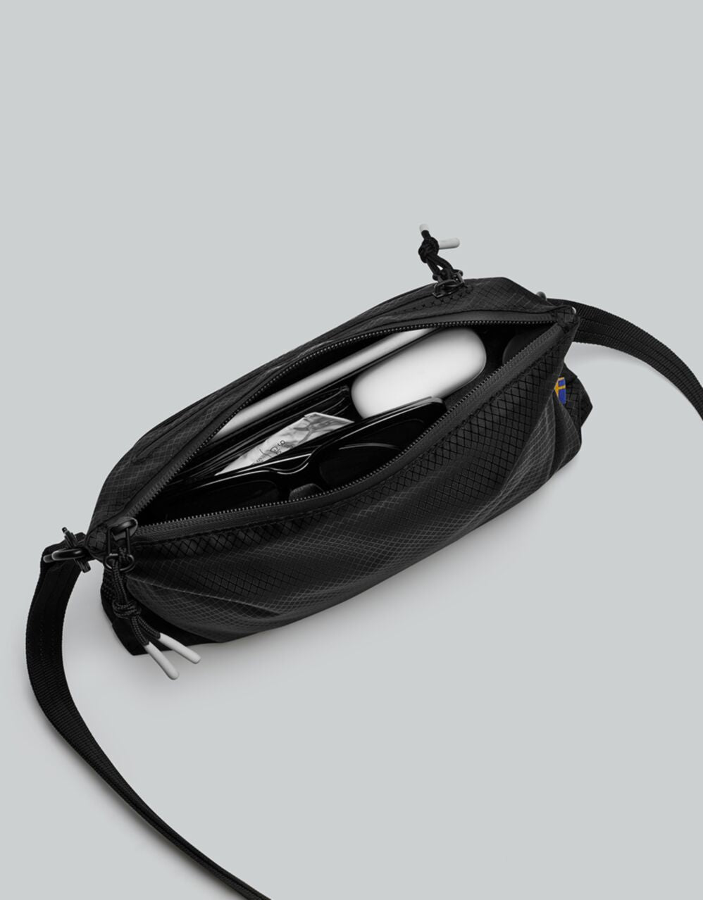 Gaston Luga Lightweight Crossbody Bag - Black