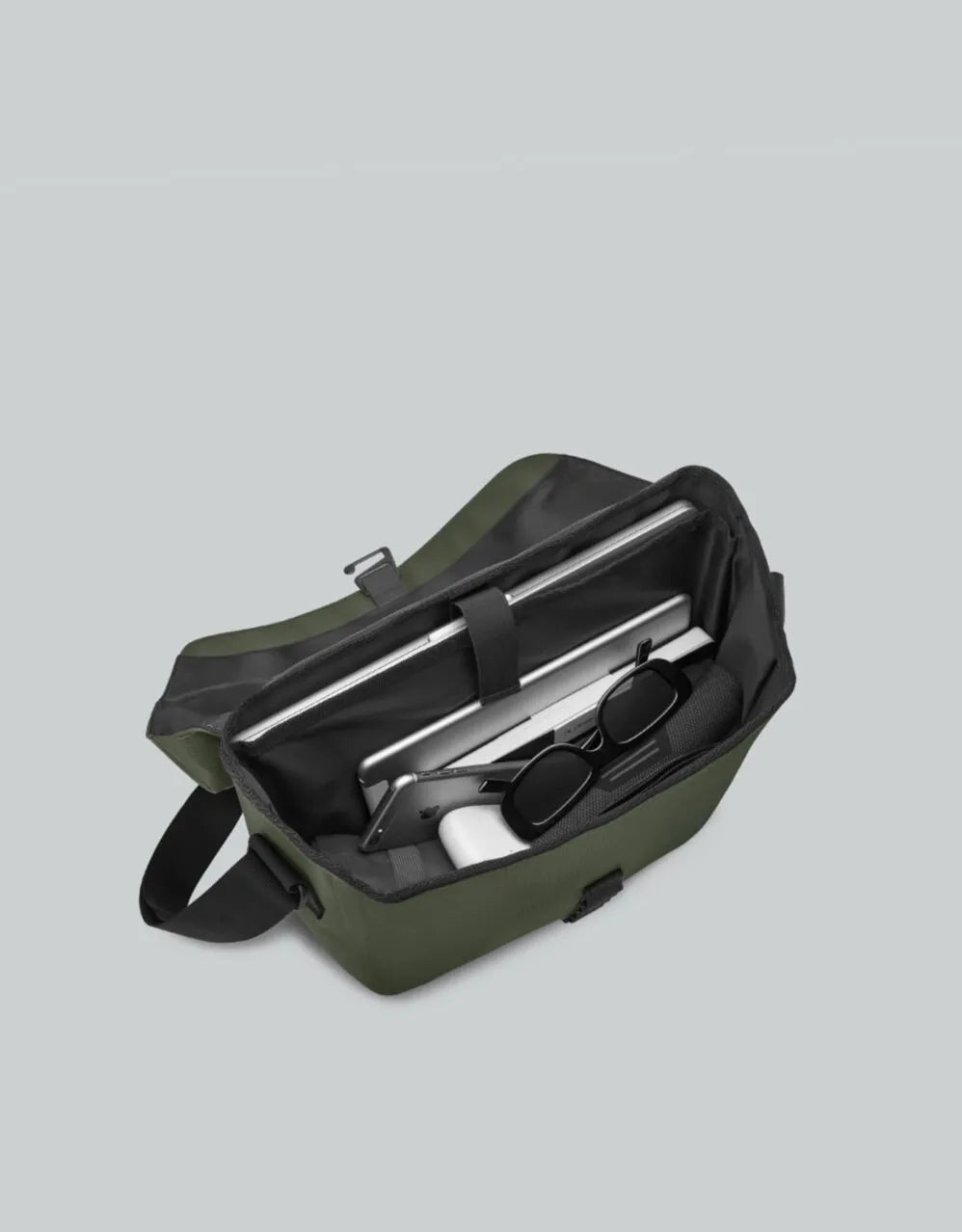 Gaston Luga Lightweight Duo-Seal Messenger 14" - Olive