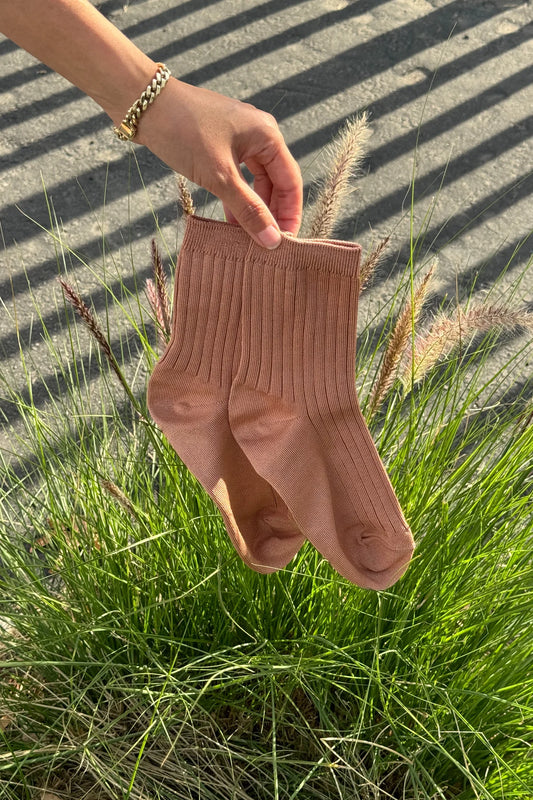 le bon shoppe her socks in nude peach